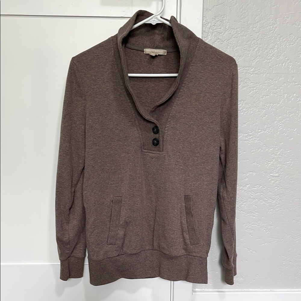 BR Sweater/Top